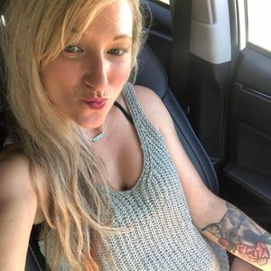 Meet your Posher, Caitlin